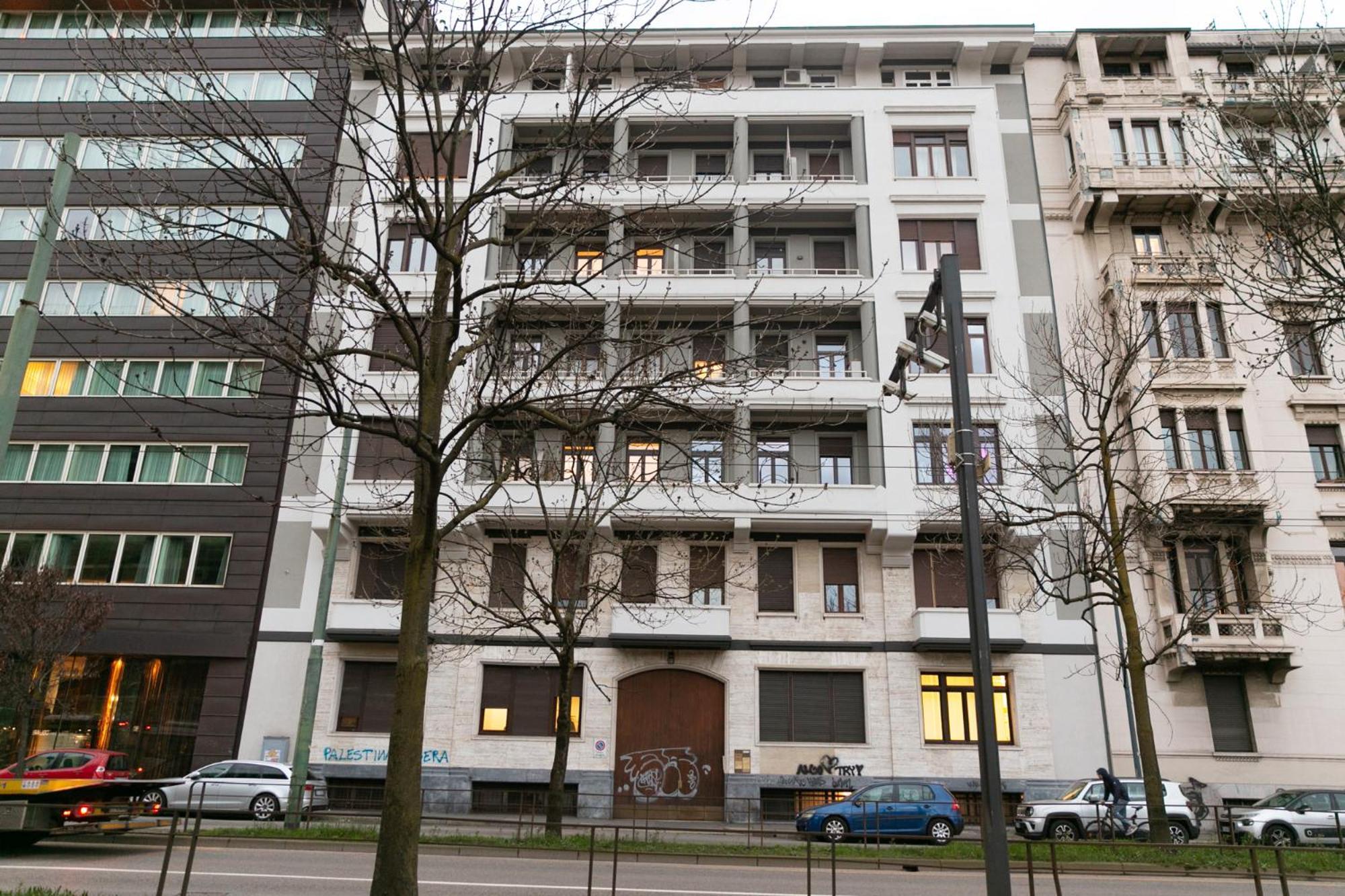 Gmaison, Milan